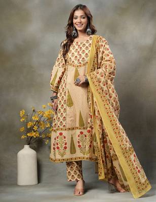 green and peach floral print cotton a-line kurta and trouser with dupatta set 1