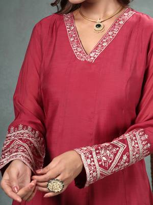 maroon zari work a-line chanderi silk kurta trouser dupatta set 4