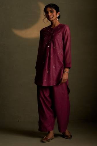 Magenta embroidered chanderi kurta set