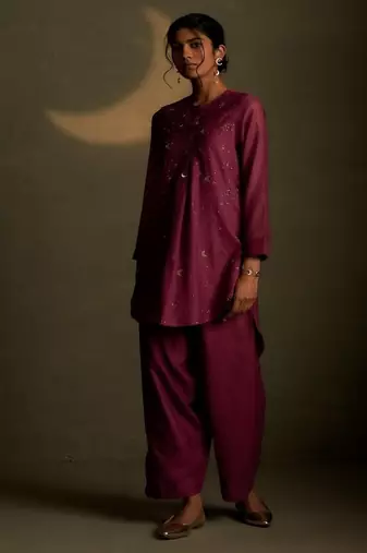 Magenta embroidered chanderi kurta set