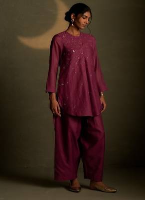 Magenta embroidered chanderi kurta set 3