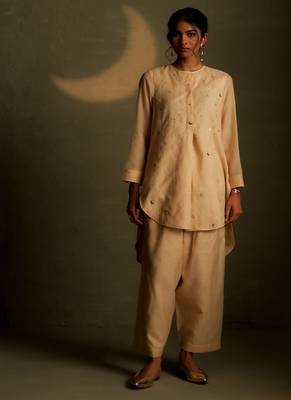 Beige embroidered chanderi kurta set 1