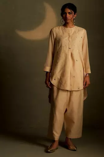 Beige embroidered chanderi kurta set
