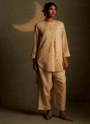 Beige embroidered chanderi kurta set 2