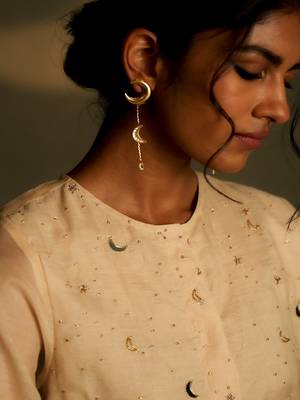 Beige embroidered chanderi kurta set 3