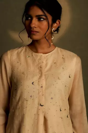 Beige embroidered chanderi kurta set