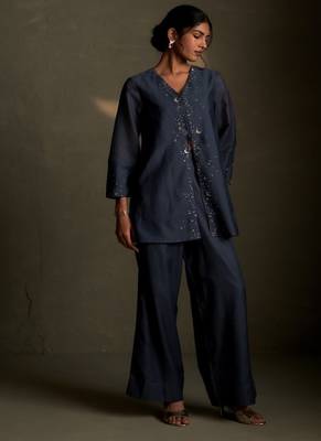 Blue embroidered chanderi kurta set 3