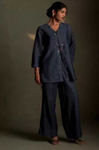 Blue embroidered chanderi kurta set