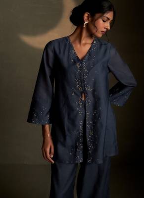 Blue embroidered chanderi kurta set 5