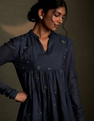 Blue embroidered chanderi kurta set 2