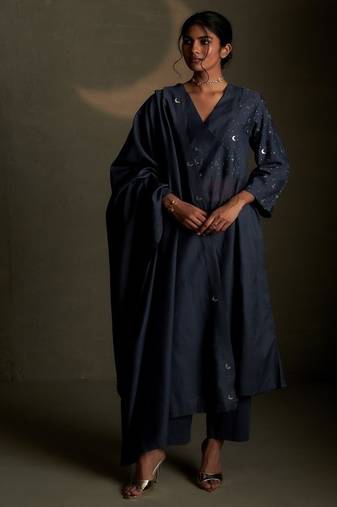 Blue embroidered chanderi kurta set