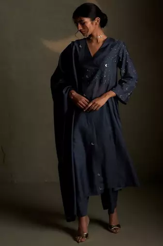 Blue embroidered chanderi kurta set