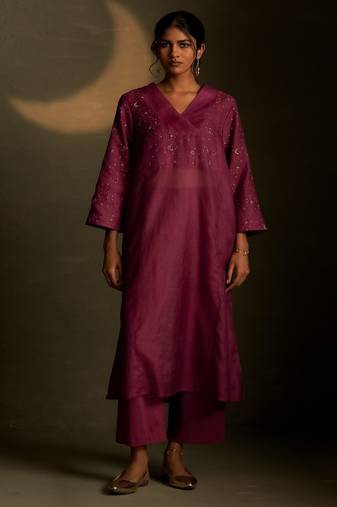 Magenta embroidered chanderi kurta set