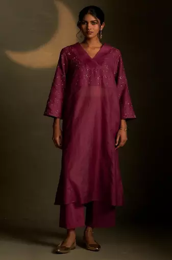 Magenta embroidered chanderi kurta set
