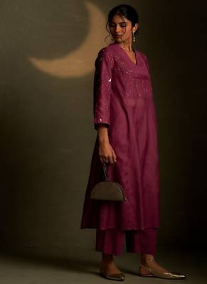 Magenta embroidered chanderi kurta set 2