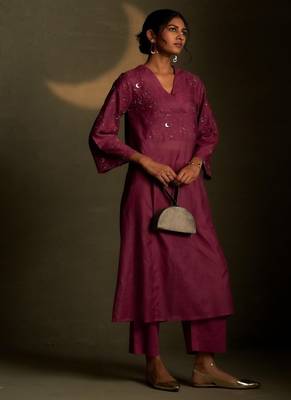 Magenta embroidered chanderi kurta set 3