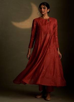 Red embroidered chanderi anarkali 2