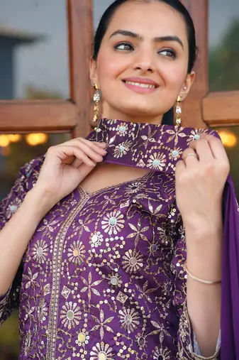 Wine tapeta silk embroidery work Suit set