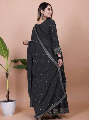 Black chinnon silk embroidery work Suit set 2