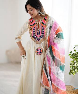 Off white embroidered anarkali with dupatta 5