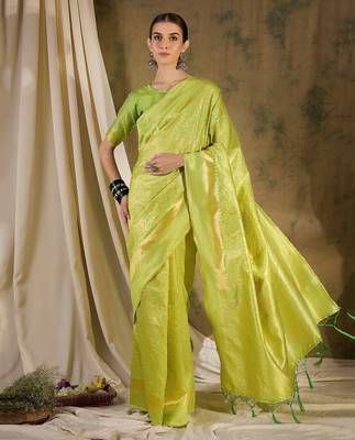 Refreshing pista green banarasi silk saree with weaving work 4