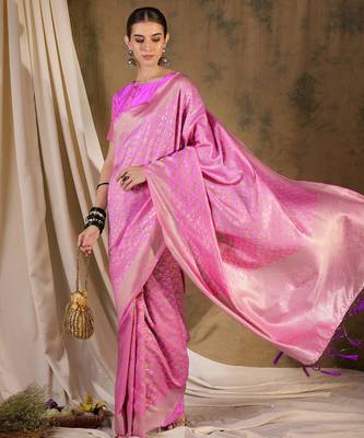 Feminine baby pink banarasi silk saree with weaving work 3