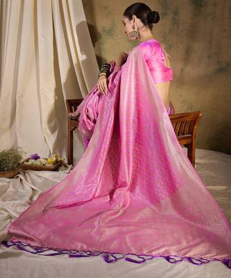 Feminine baby pink banarasi silk saree with weaving work 4