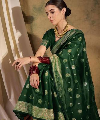 Enchanting green banarasi silk saree with weaving work 4