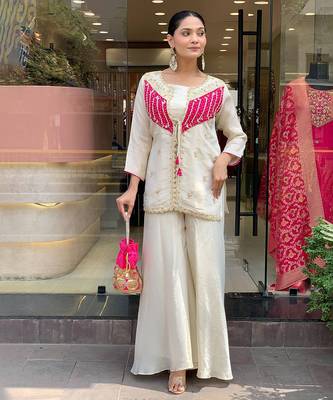 Offwhite embroidered ethnic suit  1