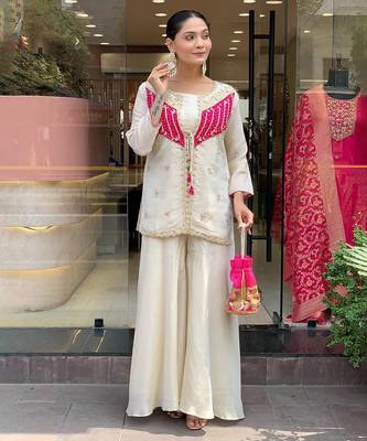 Offwhite embroidered ethnic suit  2