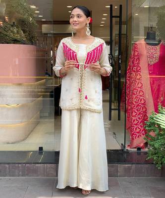 Offwhite embroidered ethnic suit  3