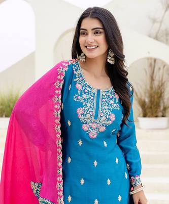 Blue and pink embroidered ethnic set 3