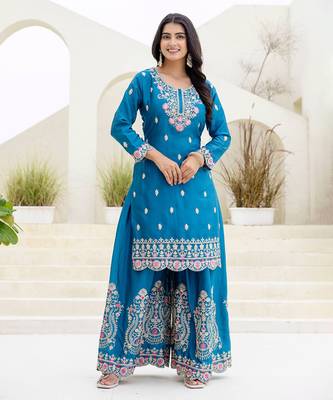 Blue and pink embroidered ethnic set 4
