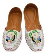 White floral embroidered leather juttis