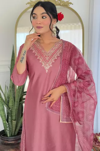 onion hue embroidered kurta set     traditional ethnic outfit