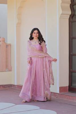 pink gown with embroidered dupatta 5