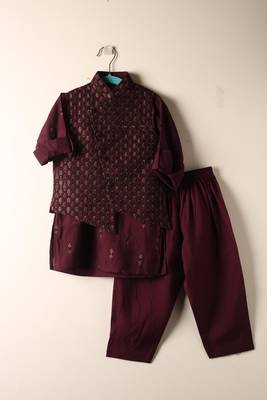 Maroon embroidered kurta bandi set for boys 2