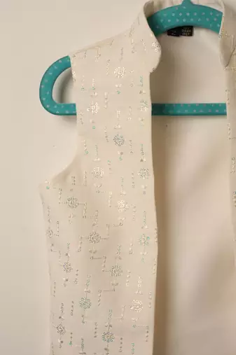 White embroidered kurta bandi set for boys