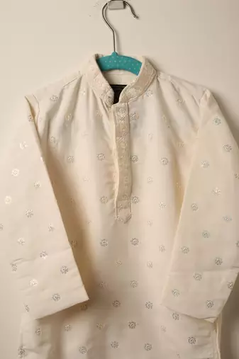 White embroidered kurta bandi set for boys