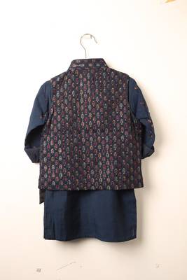 Blue embroidered kurta bandi set for boys 3