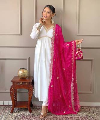 White kurta Set with Pink Dupatta 1