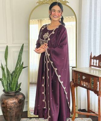 wine Embroidered Kurti set with Dupatta 3