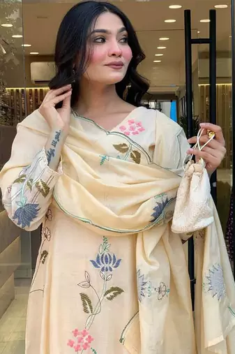 cream Floral Embroidered Kurta Set