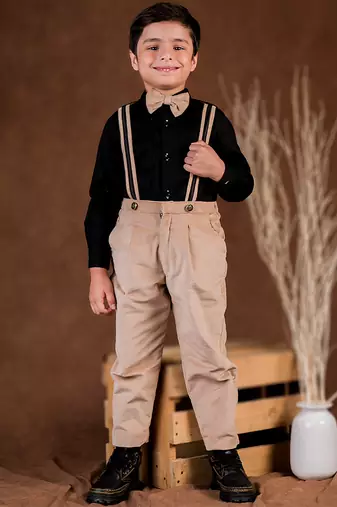 Black plain cotton co ord set paired with bowtie