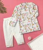 Boys white floral and giraffe printed cotton kurta pyjama set
