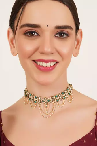 Emerald radiance neckalce