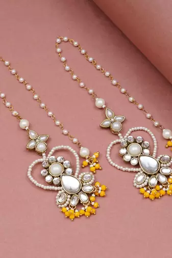 Heart shaped beaded kanauti earrings