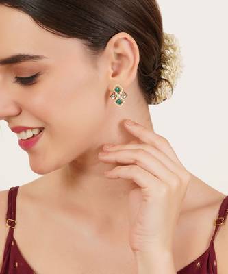 Mint royale pearl studs 3