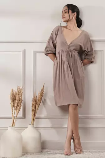 Women brown cotton v-neck dress