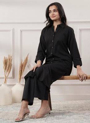 Women black cotton dress with button 4